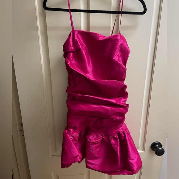 DO+BE NWT Pink Ruffle Runched Strapless Mini Dress Size: Large - Picture 3 of 3